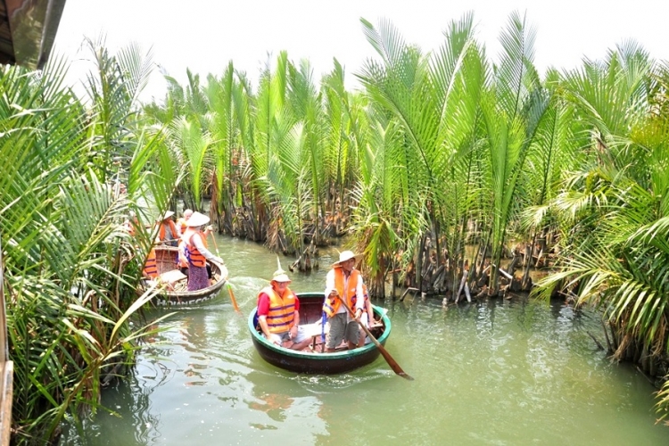 Tour 1 ngày chèo thúng tham quan Rừng Dừa Bảy Mẫu